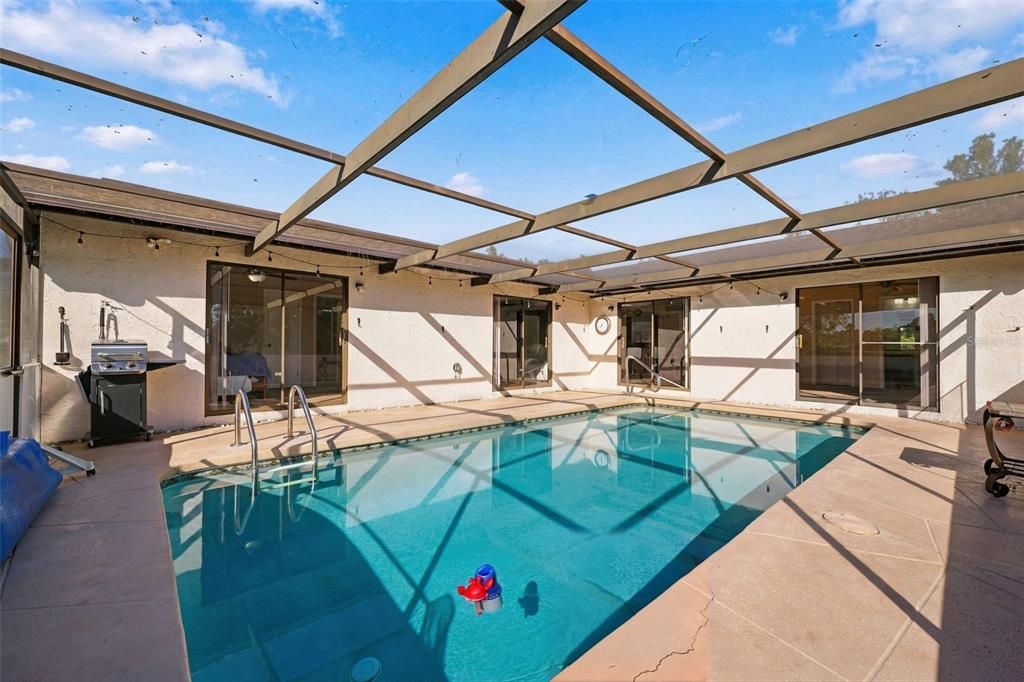 En Venta: $349,900 (3 camas, 2 baños, 1592 Pies cuadrados)