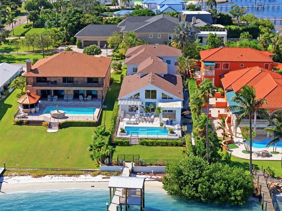 For Sale: $4,699,000 (5 beds, 4 baths, 6036 Square Feet)