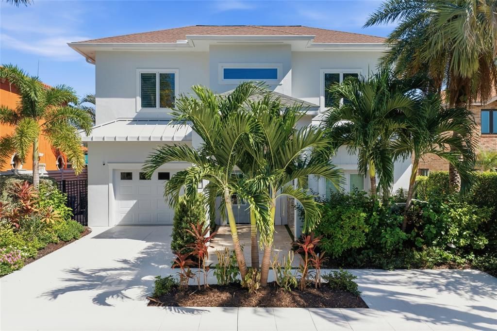 For Sale: $4,699,000 (5 beds, 4 baths, 6036 Square Feet)