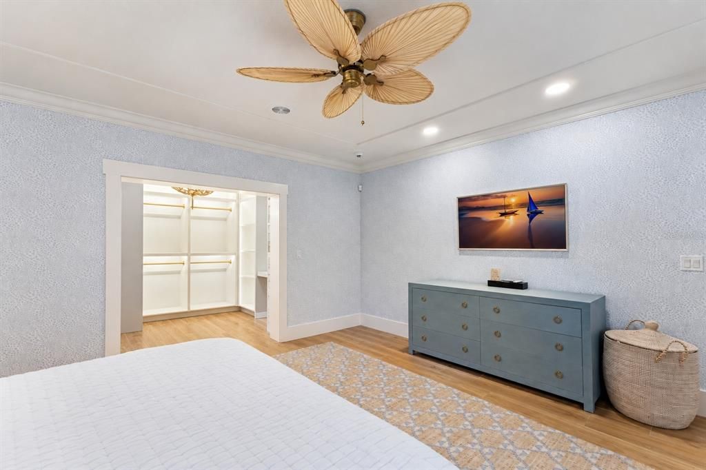 For Sale: $4,699,000 (5 beds, 4 baths, 6036 Square Feet)