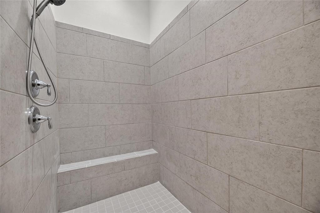 На продажу: $875,000 (4 спален, 3 ванн, 3330 Квадратных фут)