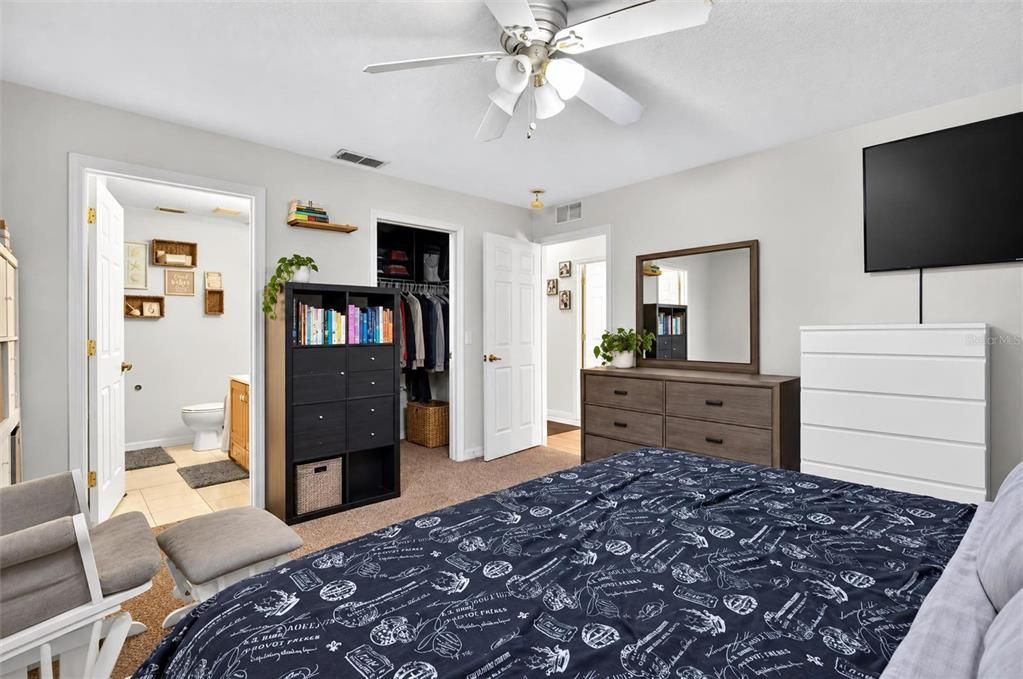 For Sale: $399,900 (4 beds, 0 baths, 2034 Square Feet)