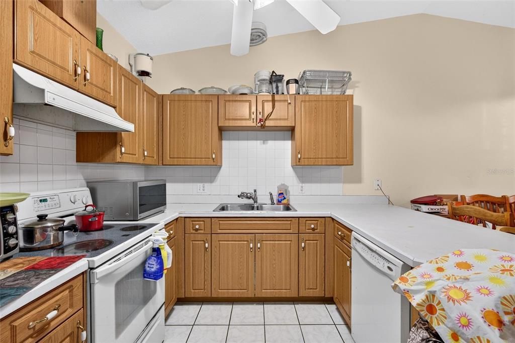 For Sale: $399,900 (4 beds, 0 baths, 2034 Square Feet)