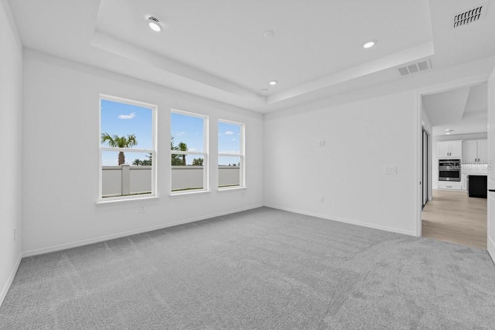 En Venta: $860,494 (4 camas, 3 baños, 2717 Pies cuadrados)