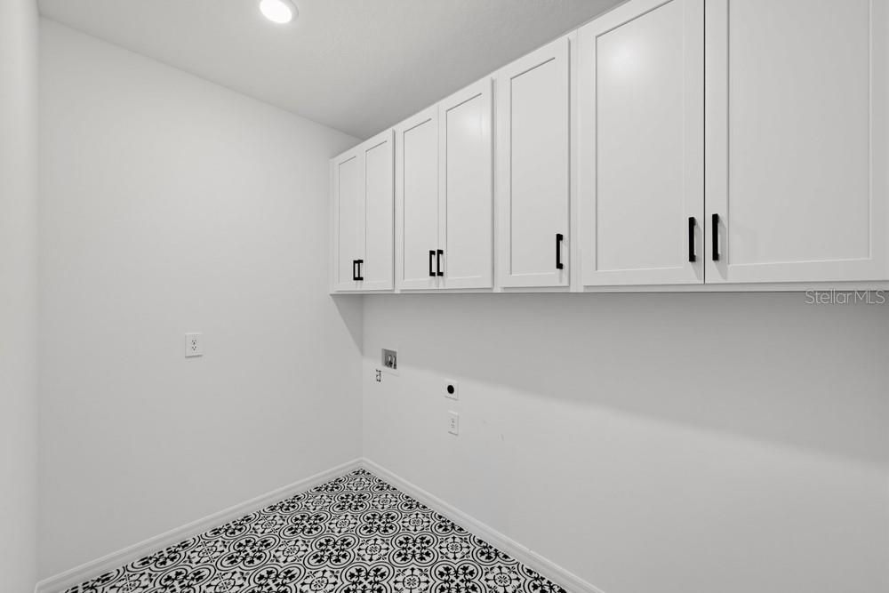 En Venta: $860,494 (4 camas, 3 baños, 2717 Pies cuadrados)