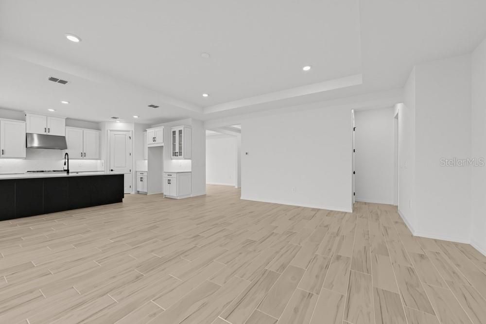 En Venta: $860,494 (4 camas, 3 baños, 2717 Pies cuadrados)