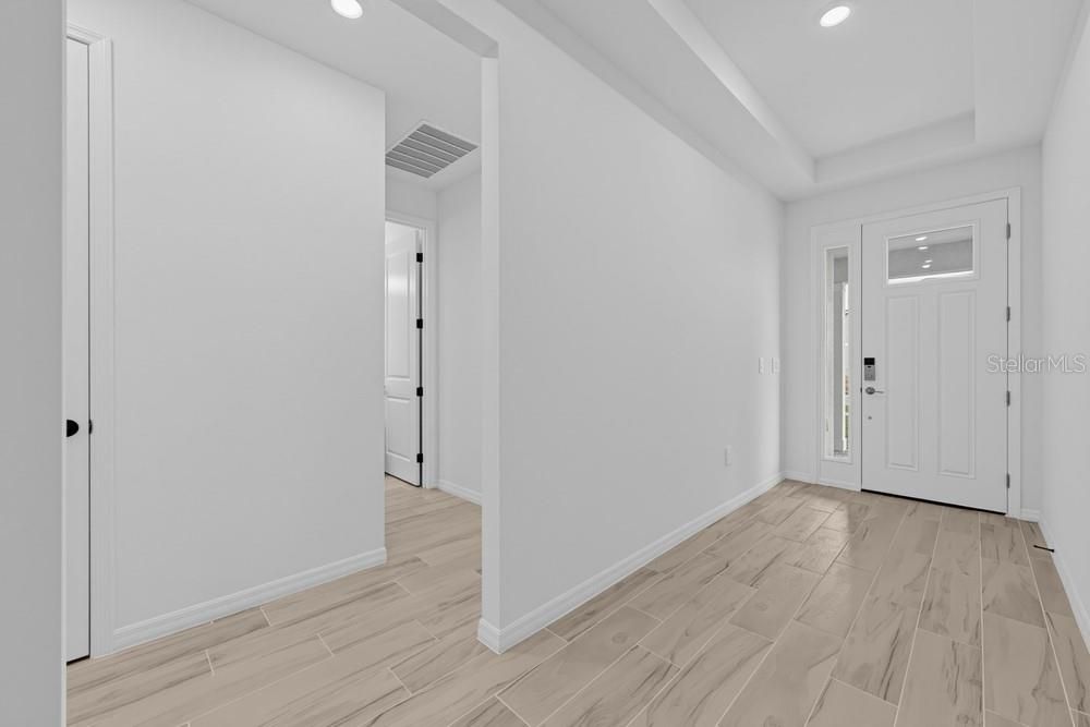 En Venta: $860,494 (4 camas, 3 baños, 2717 Pies cuadrados)