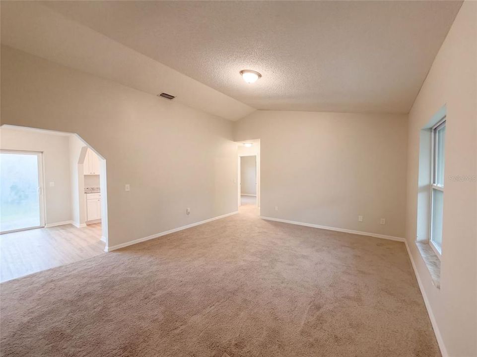 For Sale: $185,000 (3 beds, 2 baths, 1350 Square Feet)