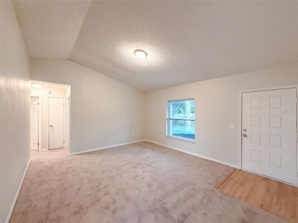 For Sale: $185,000 (3 beds, 2 baths, 1350 Square Feet)