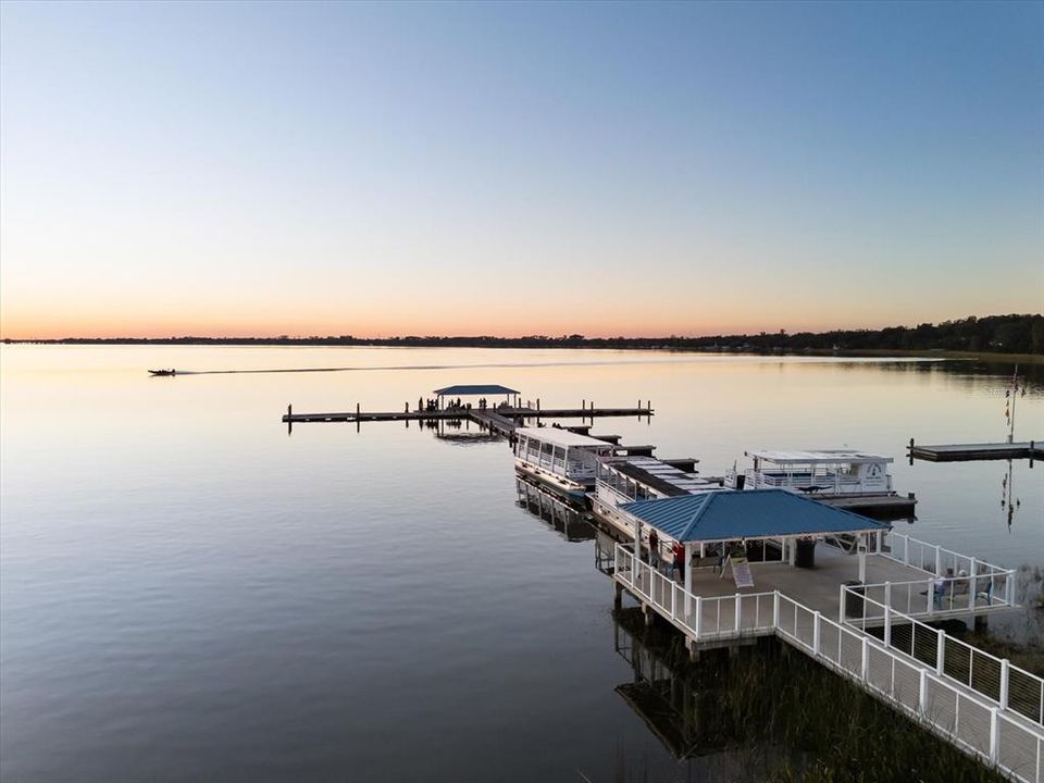 На продажу: $450,000 (1.08 acres)