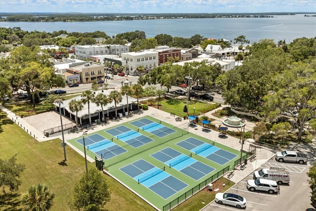 На продажу: $450,000 (1.08 acres)
