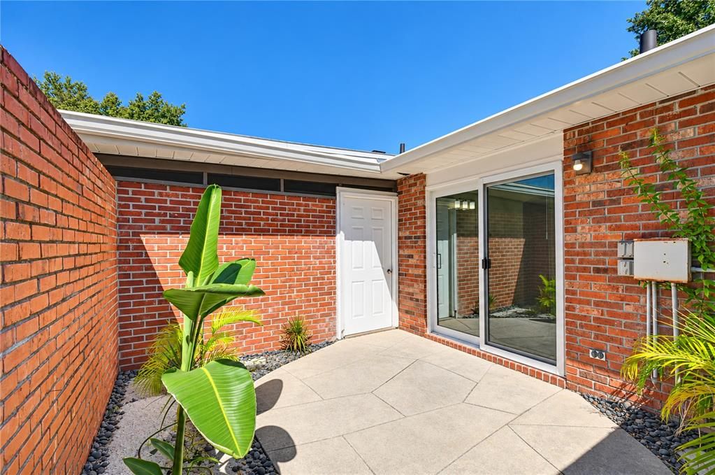 For Rent: $2,395 (3 beds, 2 baths, 2030 Square Feet)