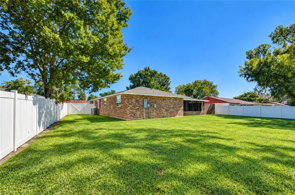 For Rent: $2,395 (3 beds, 2 baths, 2030 Square Feet)