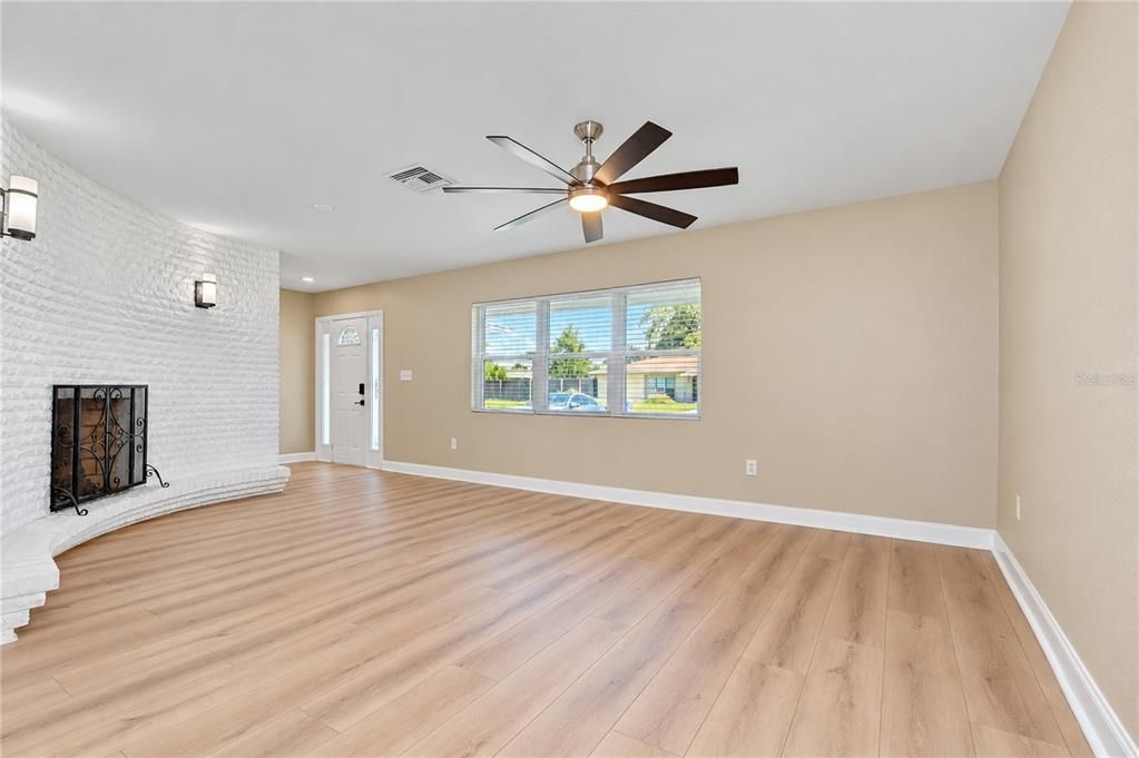 For Rent: $2,395 (3 beds, 2 baths, 2030 Square Feet)