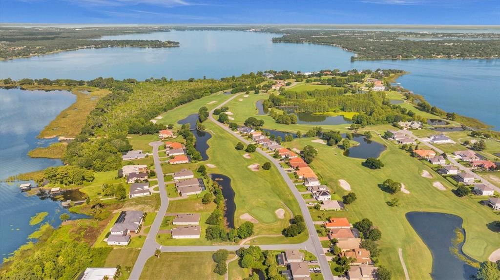 На продажу: $575,000 (1.26 acres)