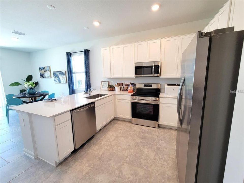 For Rent: $1,850 (3 beds, 2 baths, 1834 Square Feet)
