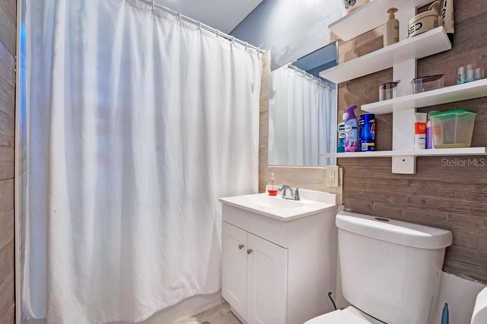 На продажу: $365,000 (2 спален, 1 ванн, 948 Квадратных фут)