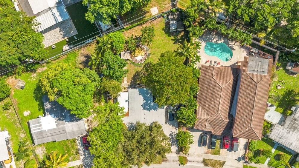 На продажу: $365,000 (2 спален, 1 ванн, 948 Квадратных фут)