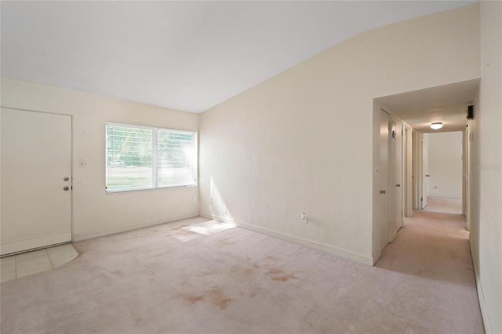 For Sale: $270,000 (3 beds, 1 baths, 1132 Square Feet)