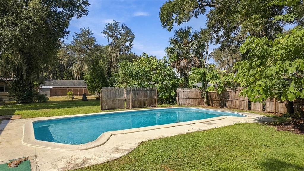 For Sale: $270,000 (3 beds, 1 baths, 1132 Square Feet)