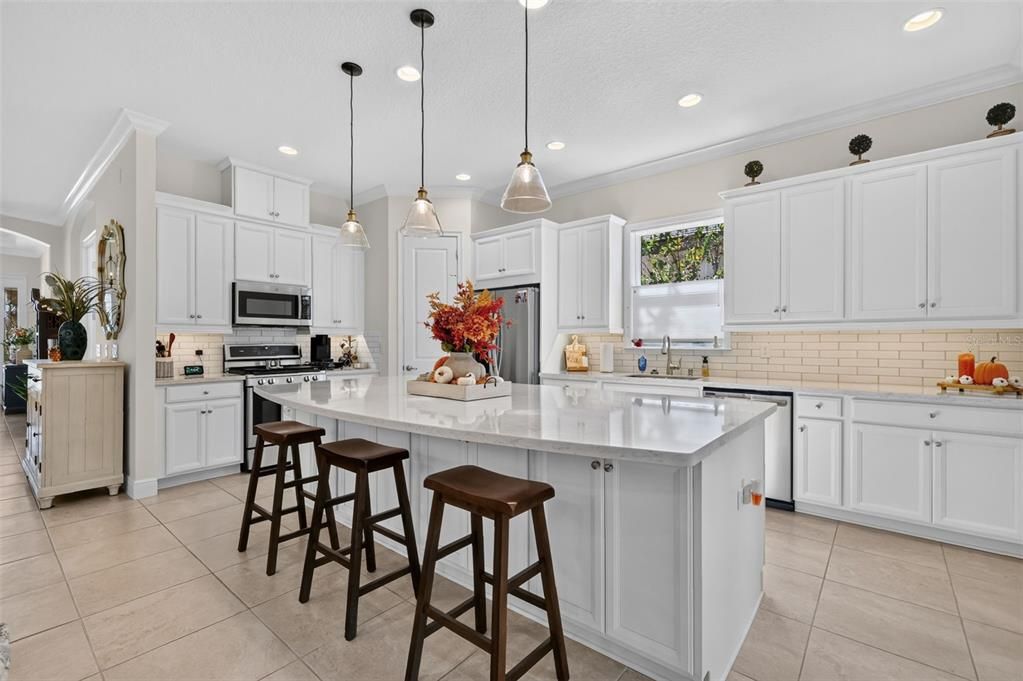 For Sale: $615,000 (3 beds, 3 baths, 2350 Square Feet)