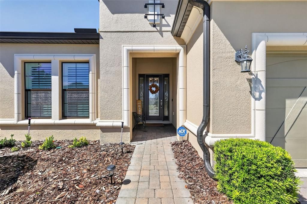 For Sale: $615,000 (3 beds, 3 baths, 2350 Square Feet)