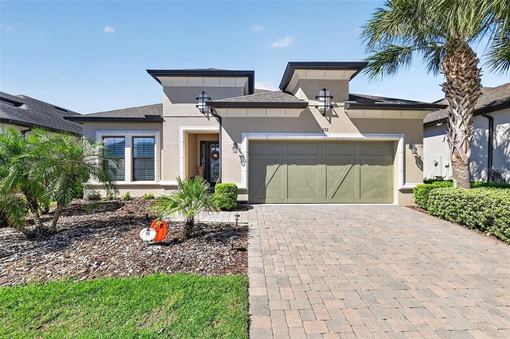 For Sale: $615,000 (3 beds, 3 baths, 2350 Square Feet)