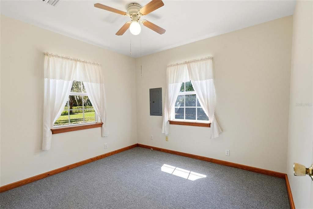 For Sale: $350,000 (3 beds, 2 baths, 1664 Square Feet)