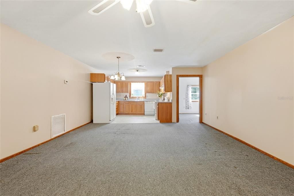 For Sale: $350,000 (3 beds, 2 baths, 1664 Square Feet)