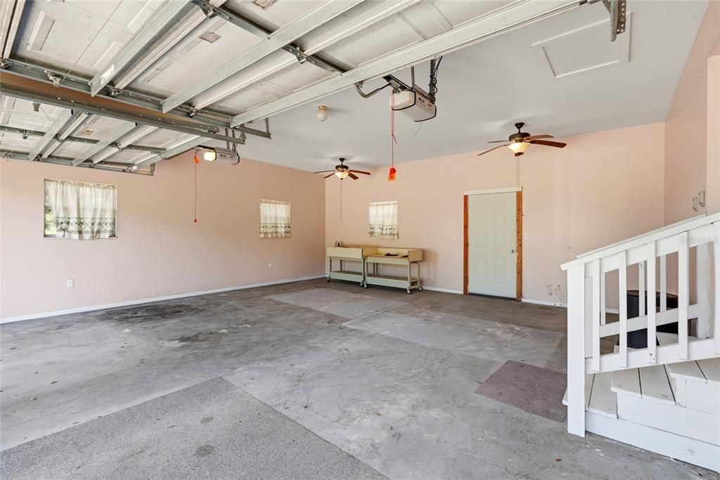 For Sale: $350,000 (3 beds, 2 baths, 1664 Square Feet)