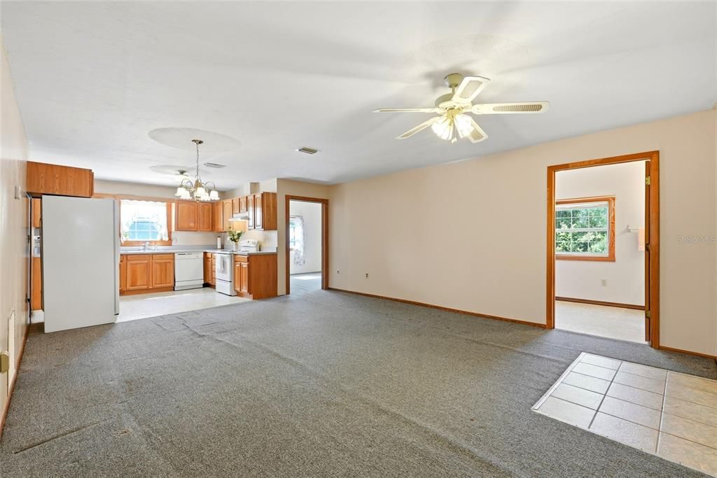 For Sale: $350,000 (3 beds, 2 baths, 1664 Square Feet)