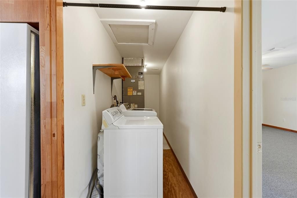 For Sale: $350,000 (3 beds, 2 baths, 1664 Square Feet)