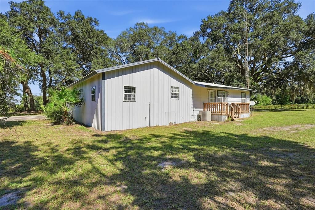 For Sale: $350,000 (3 beds, 2 baths, 1664 Square Feet)