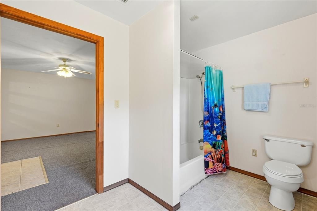For Sale: $350,000 (3 beds, 2 baths, 1664 Square Feet)