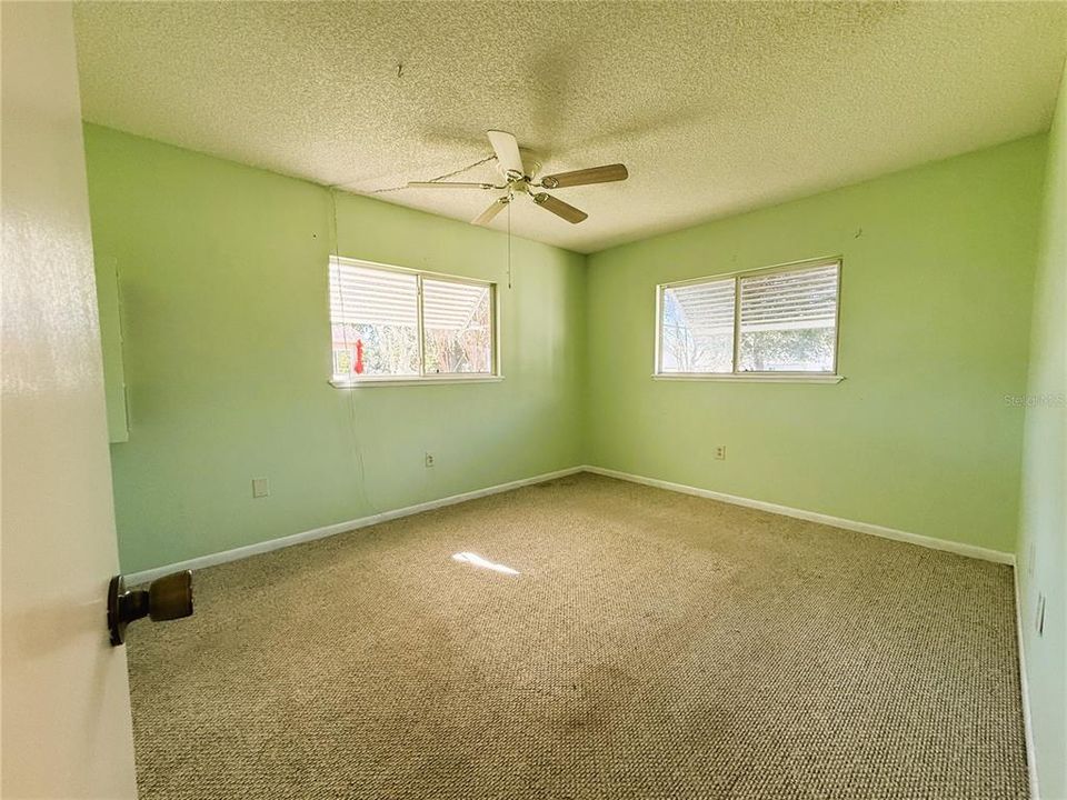 For Sale: $145,000 (2 beds, 1 baths, 744 Square Feet)