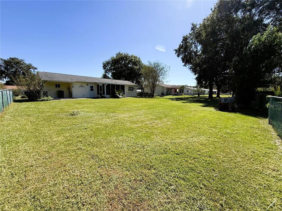 For Sale: $145,000 (2 beds, 1 baths, 744 Square Feet)