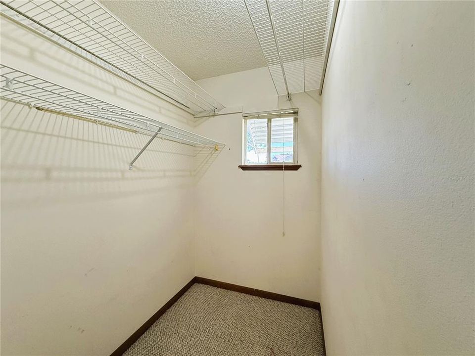 For Sale: $145,000 (2 beds, 1 baths, 744 Square Feet)