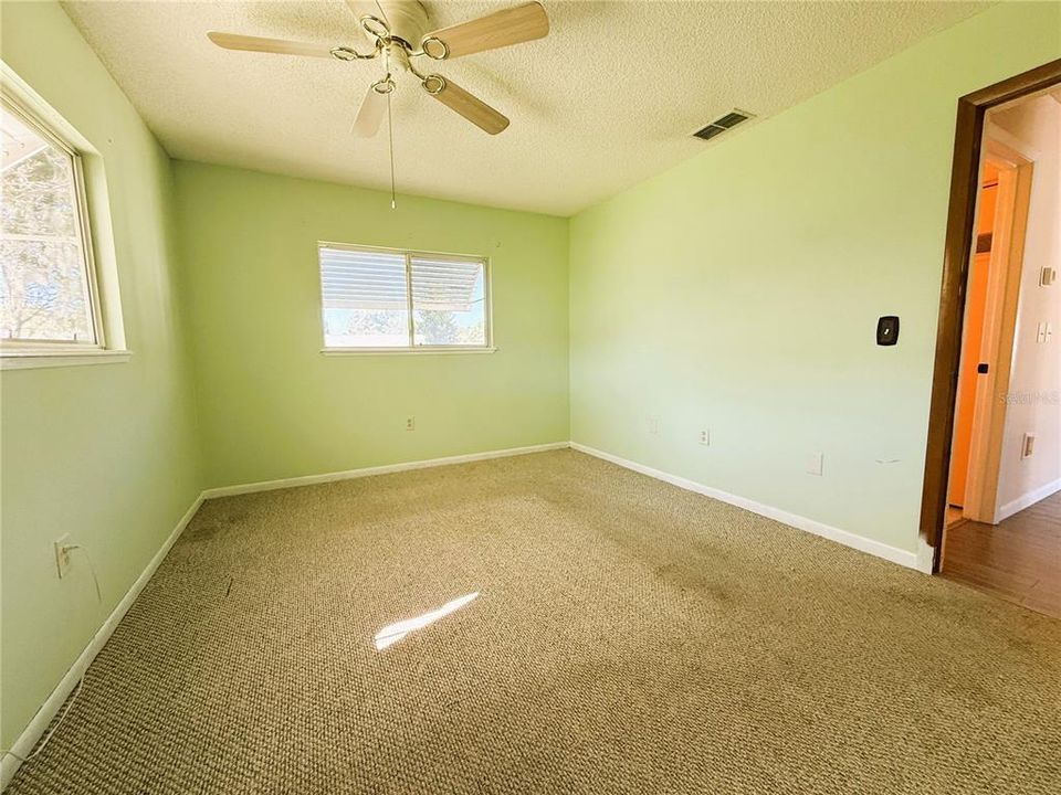 For Sale: $145,000 (2 beds, 1 baths, 744 Square Feet)