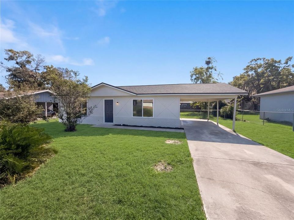 For Sale: $138,000 (2 beds, 1 baths, 912 Square Feet)