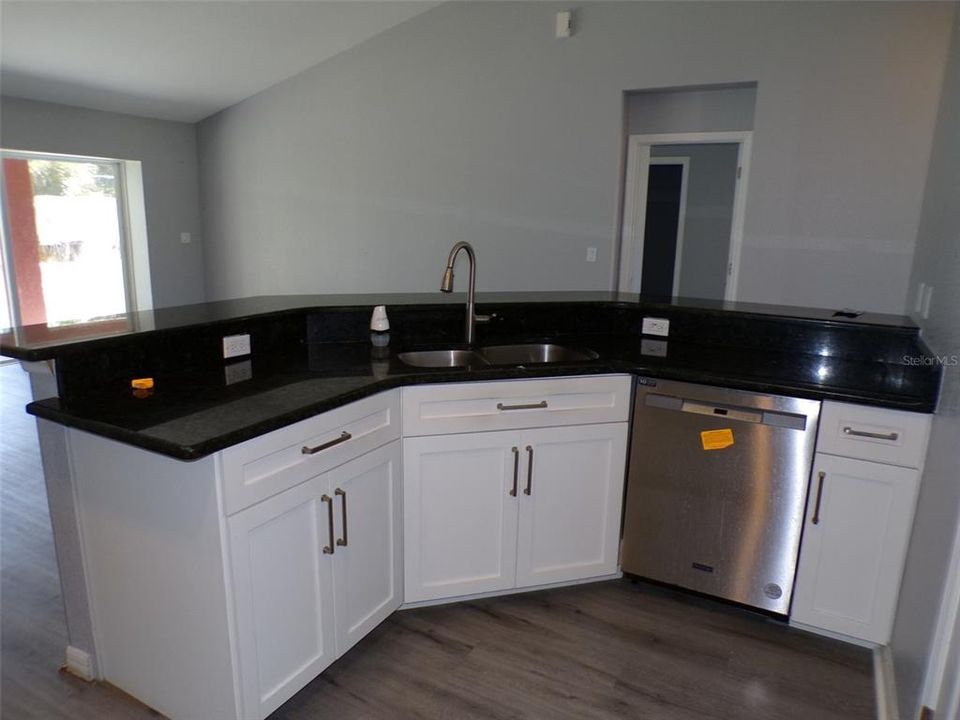 En Venta: $222,000 (3 camas, 2 baños, 1468 Pies cuadrados)