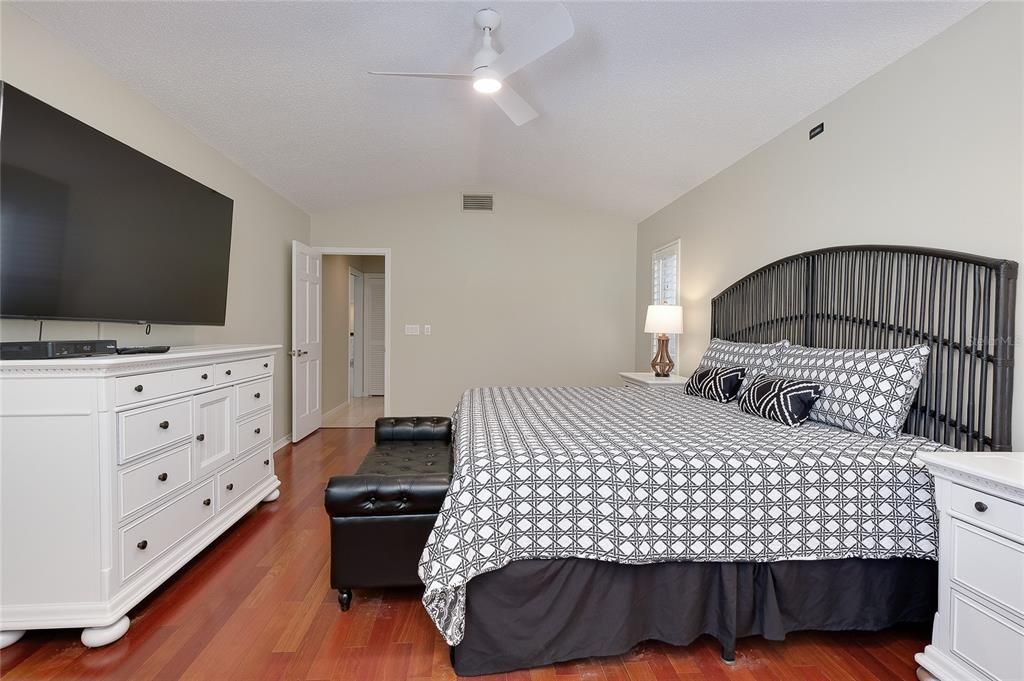 En Venta: $589,000 (3 camas, 2 baños, 3009 Pies cuadrados)