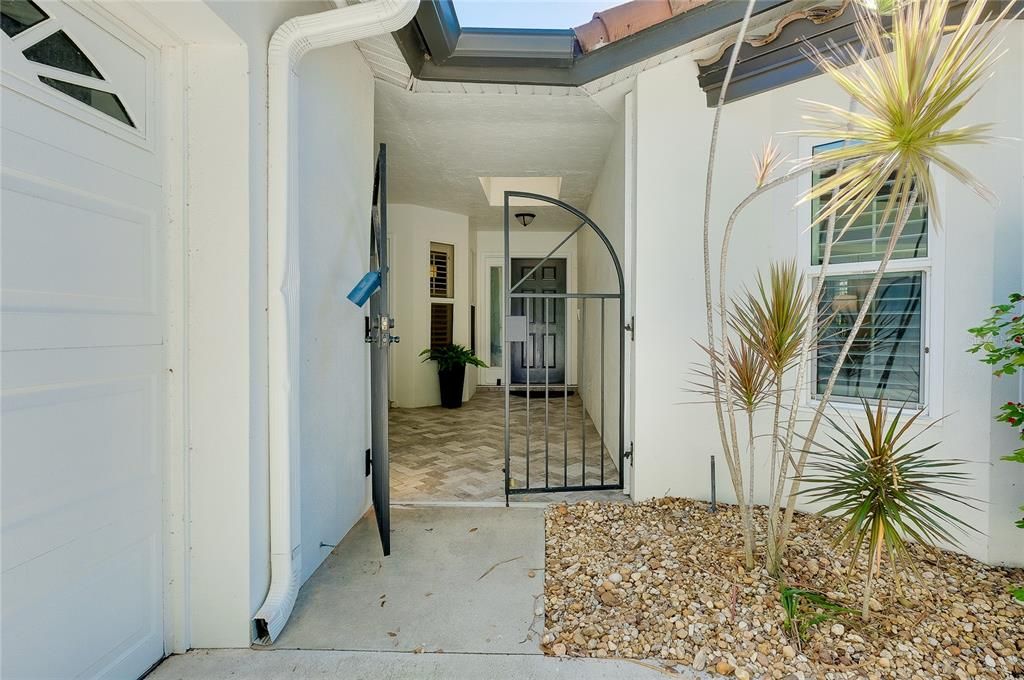 En Venta: $589,000 (3 camas, 2 baños, 3009 Pies cuadrados)