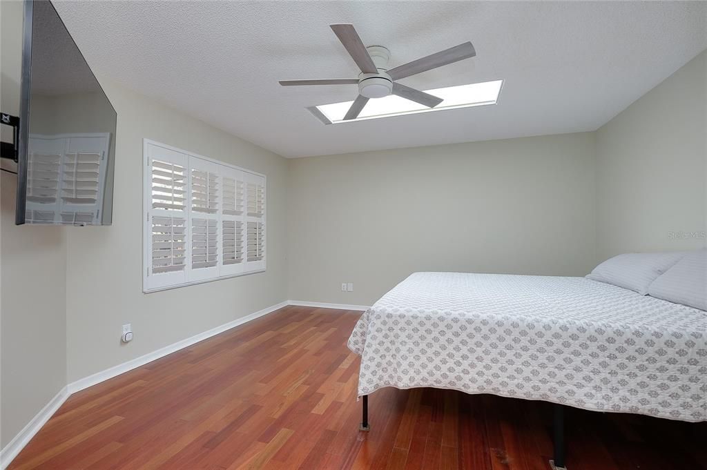 En Venta: $589,000 (3 camas, 2 baños, 3009 Pies cuadrados)