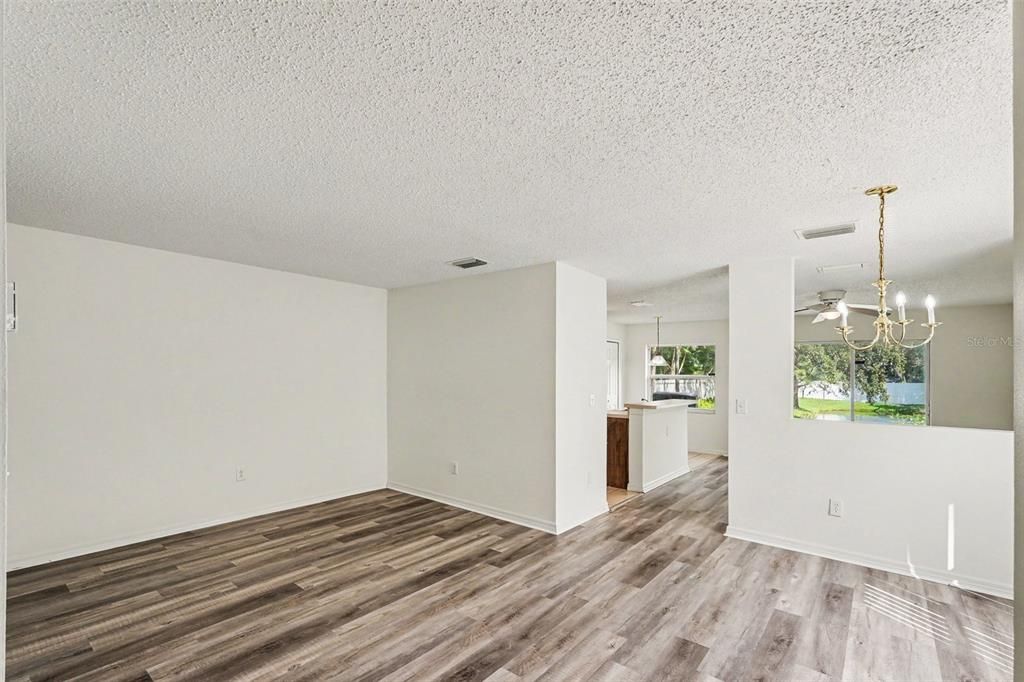 En Venta: $300,000 (3 camas, 2 baños, 1868 Pies cuadrados)
