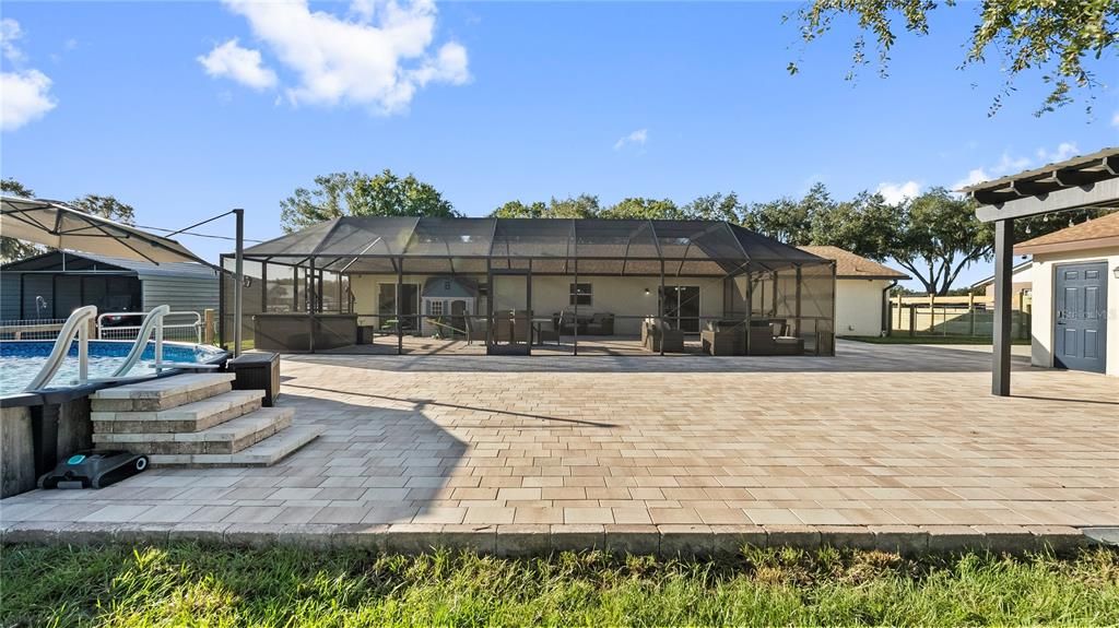 For Sale: $750,000 (4 beds, 2 baths, 2040 Square Feet)