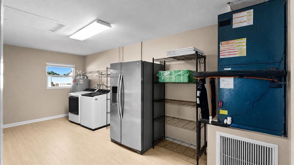 For Sale: $750,000 (4 beds, 2 baths, 2040 Square Feet)