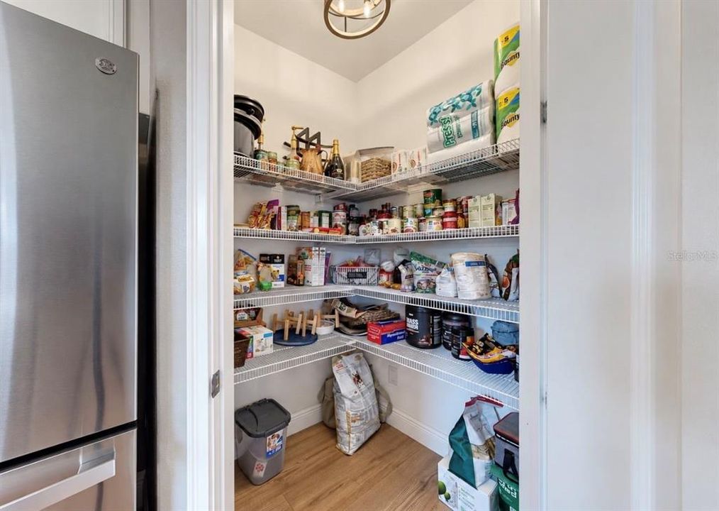 For Sale: $649,900 (4 beds, 4 baths, 3316 Square Feet)