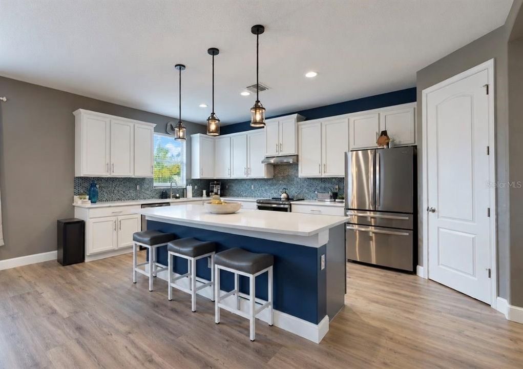 For Sale: $649,900 (4 beds, 4 baths, 3316 Square Feet)