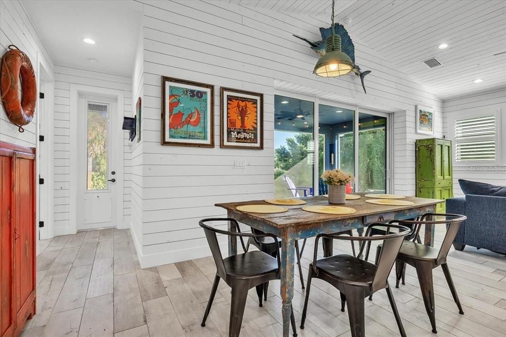 En Venta: $599,000 (3 camas, 2 baños, 1578 Pies cuadrados)