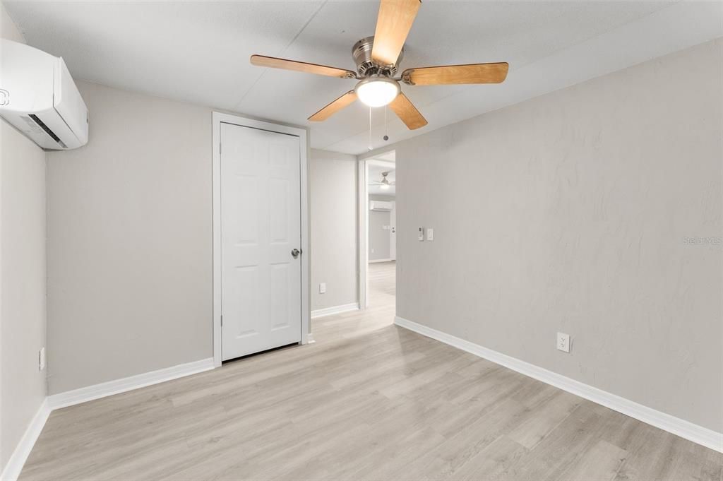 For Sale: $160,000 (3 beds, 2 baths, 1080 Square Feet)
